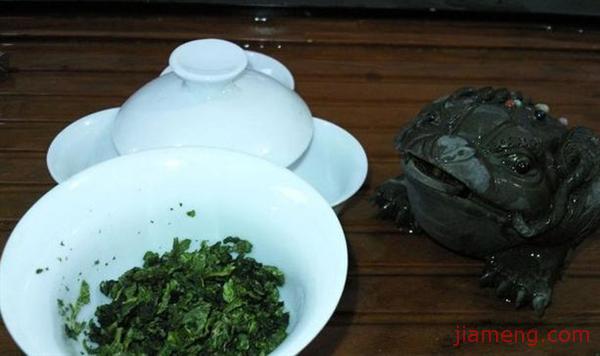 龚秋香饮品宣传