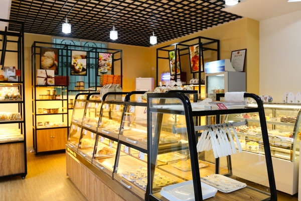 新鲜烘焙面包坊店内