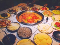卤二爷市井火锅加盟十分值得！隶属于卤二爷市井火锅餐饮管理有限公司！