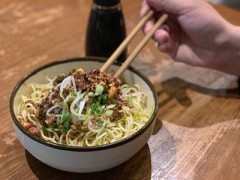 南京小鲜鲜抄手可以加盟吗？带来一次味蕾的挑战
