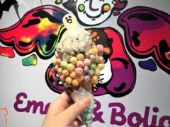美国Emack&Bolio's堆叠冰淇淋加盟好吗？单日售卖700支 生意火爆