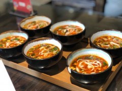 熙长安小吃市集挣钱吗？总部提供哪些加盟支持？