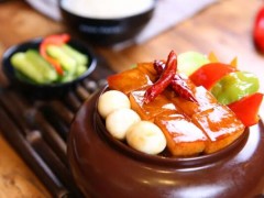 憨小二坛子焖肉好吗？憨小二坛子焖肉加盟费多少钱？