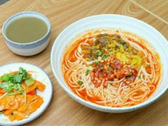 苗佳酸汤粉好吃吗？苗佳酸汤粉加盟利润大不大？