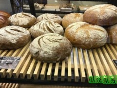 汉柏麦香品牌是那个公司的？公司发展的好不好？