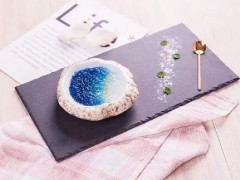 戎嚒嚒好不好吃？戎嚒嚒带着小燕子给你请安啦！