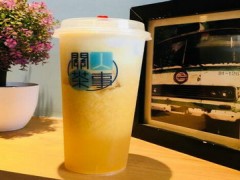 开家关人茶事奶茶店赚钱吗？一年净赚15万！