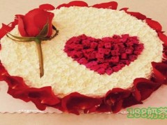 Mlamlai美拉美来蛋糕店加盟费多少？加盟提供设备吗？