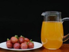 鲜果工坊饮品加盟贵吗？鲜果工坊加盟费多不多？