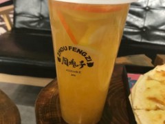 周疯子奶茶铺加盟