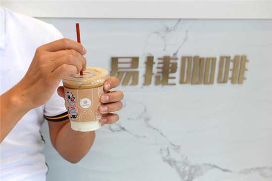 加油站“下沉”做咖啡 瑞幸“单飞”小鹿茶背后的秘密和挑战