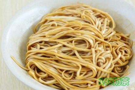 加盟面馆哪家好？裕和记鱼汤面加盟开店注意哪些