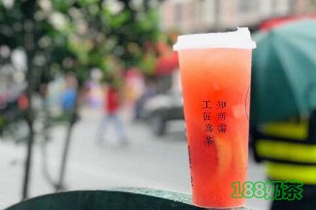 网红奶茶有多大利润？茶の木草人加盟年收入30万起！【表】