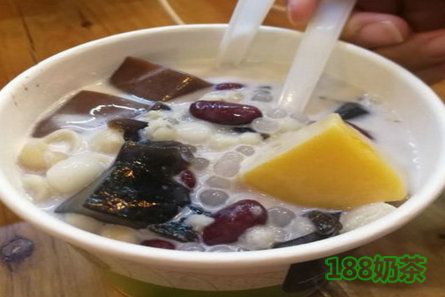 杨臻的手工烧仙草加盟