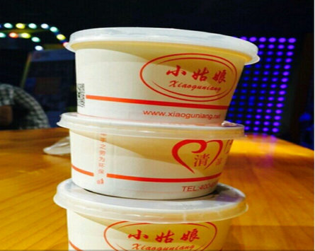 小姑娘冰淇淋加盟