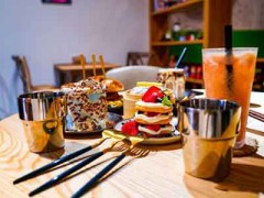 甘单茶事小馆加盟费多少?8万元开网红小店!
