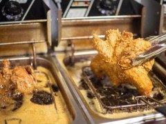 小唐人炸鸡加盟怎么样？焦糖式简约炸鸡新风味！