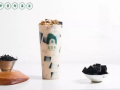 采茶熊奶茶加盟多少钱？来自茶田的原生态！