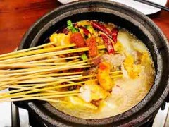 帝九食代泥锅麻辣串加盟靠谱吗？国民美食品牌，值得信赖