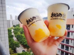 桃沏鲜果轻饮加盟可以赚钱吗？2人开10平方精致小店