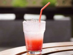 鹿·鲜果苏打果饮加盟费用多少？仅需八万元轻松创业！