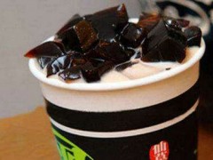 黑玉奶茶加盟多少钱？加盟黑玉奶茶的人多吗？