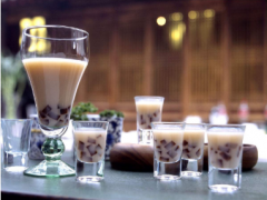 龙华奶茶是如何经营的，有什么特色？