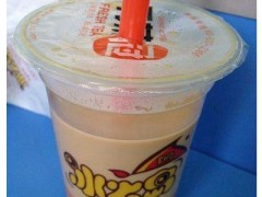 怎么样才能让冰火岛奶茶加盟店吸引消费者的注意力？