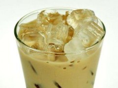 流星雨奶茶店如何通过活动促销吸引更多顾客？