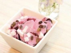 炒酸奶店加盟怎么样？大学生创业吴小姐炒酸奶月入可观！