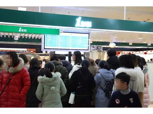 乡镇加盟一点点奶茶能挣钱吗？年赚万元在乡镇应该是一个很高的收入！