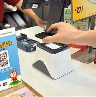 奶茶店店员监守自盗 偷走店内  元营收