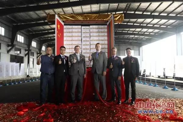 港式奶茶首次出现用自己品牌命名的淡奶
