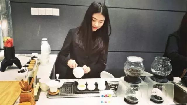 我想再做年茶饮师 全因为这些“小妖精”