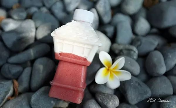 草莓牛奶变身红白渐层小灯塔 台湾妙泉创意茶饮美翻了