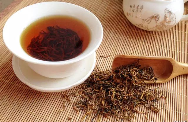 福州红茶进口量大增 奶茶店成消费主力