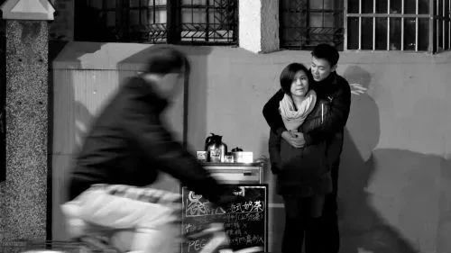 开家夫妻奶茶店是多少人最朴实的心愿 但结局往往无言