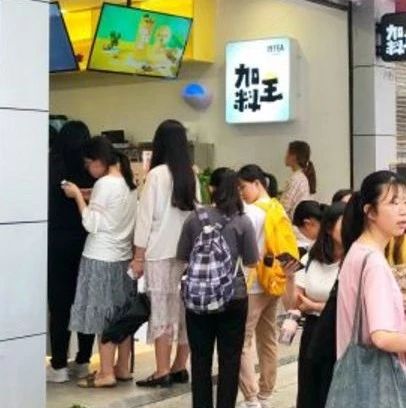 投资数千万，开店十多家，一年半关完，原因竟是不会花钱？