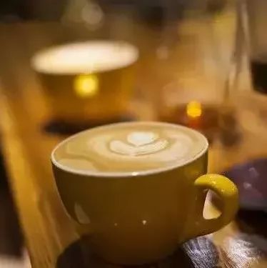 奶茶店傍大牌，是蜜糖还是砒霜？