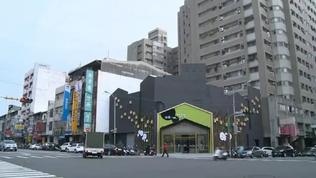 装修似城堡 台湾饮品店抢客没商量