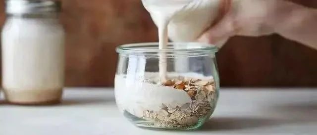 知名奶茶店在饮品中加自来水售卖？ 网友：误会有点大