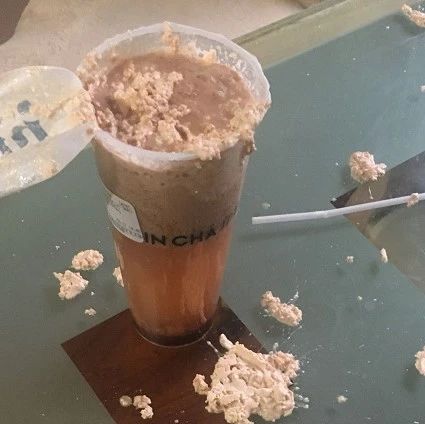 奶茶放办公室自爆 毁掉一台打印机