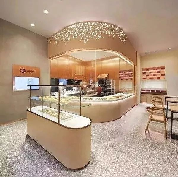 “体验经济”当道，徐福记开了家线下体验店专卖凤梨酥……