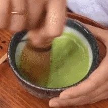 央视揭秘抹茶从种植到磨成粉的全过程