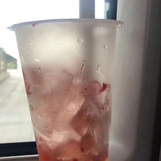 一杯奶茶半杯都是冰 算消费欺诈吗？