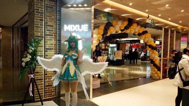 蜜雪冰城升级店，绝非提价和空间升级那么简单……