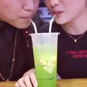 一个饮品小视频是如何虐死单身狗的