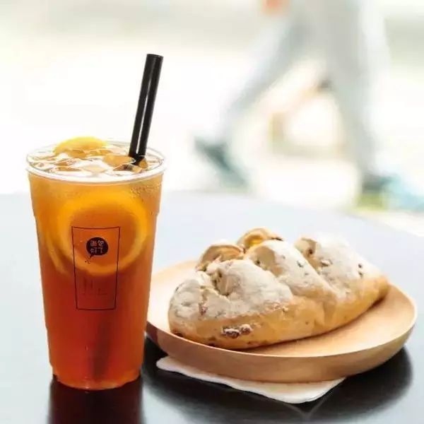 “茶+软欧包”一点都不新鲜，可重点是……