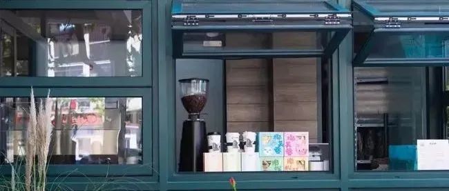中国邮政又搞事 开了奶茶店再开咖啡店