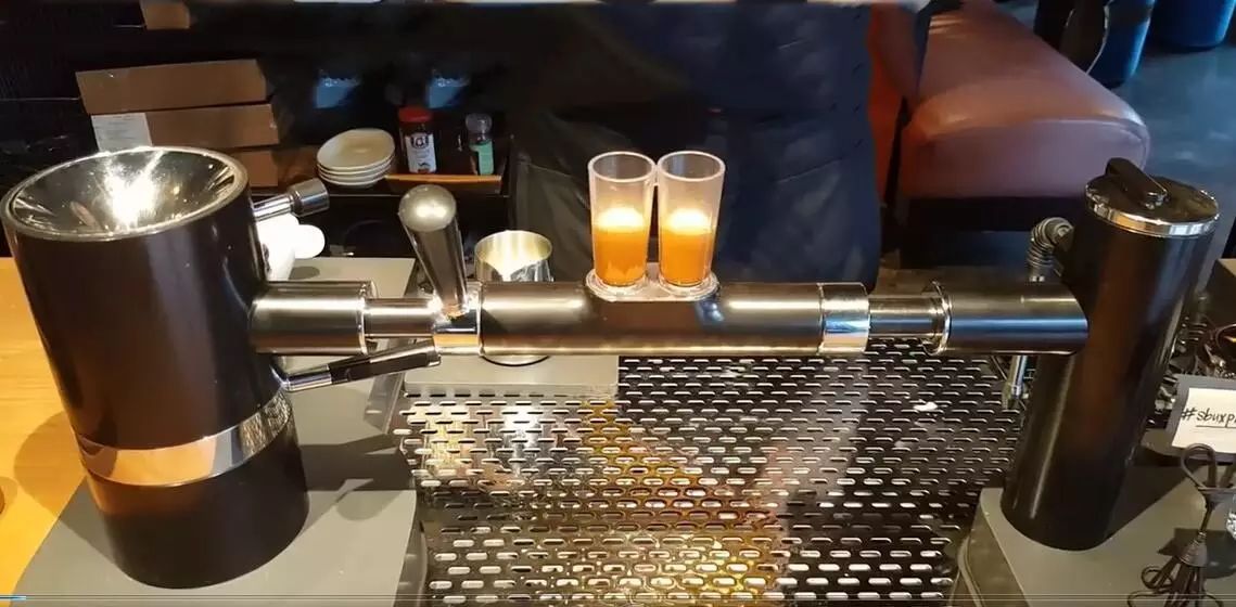 炫酷到爆！星巴克推出一款高端咖啡机